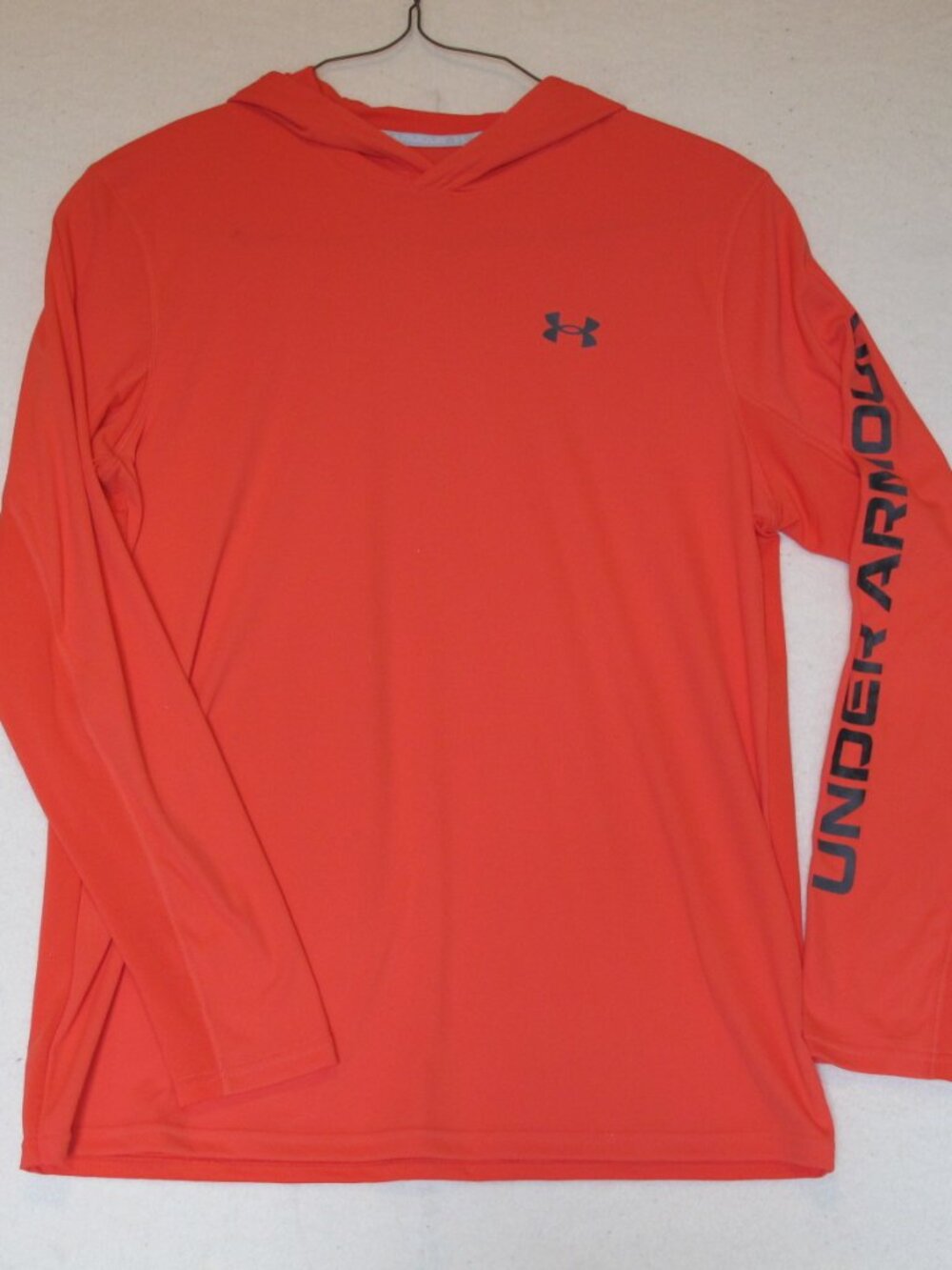 Men's Loose Fit Iso Chill thin long sleeve hoodie Size M (49)